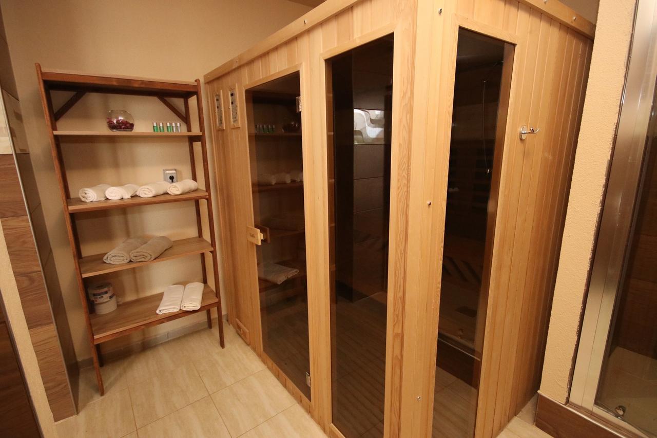 Penzion Kallai A Vinaren Filakovo Ngoại thất bức ảnh